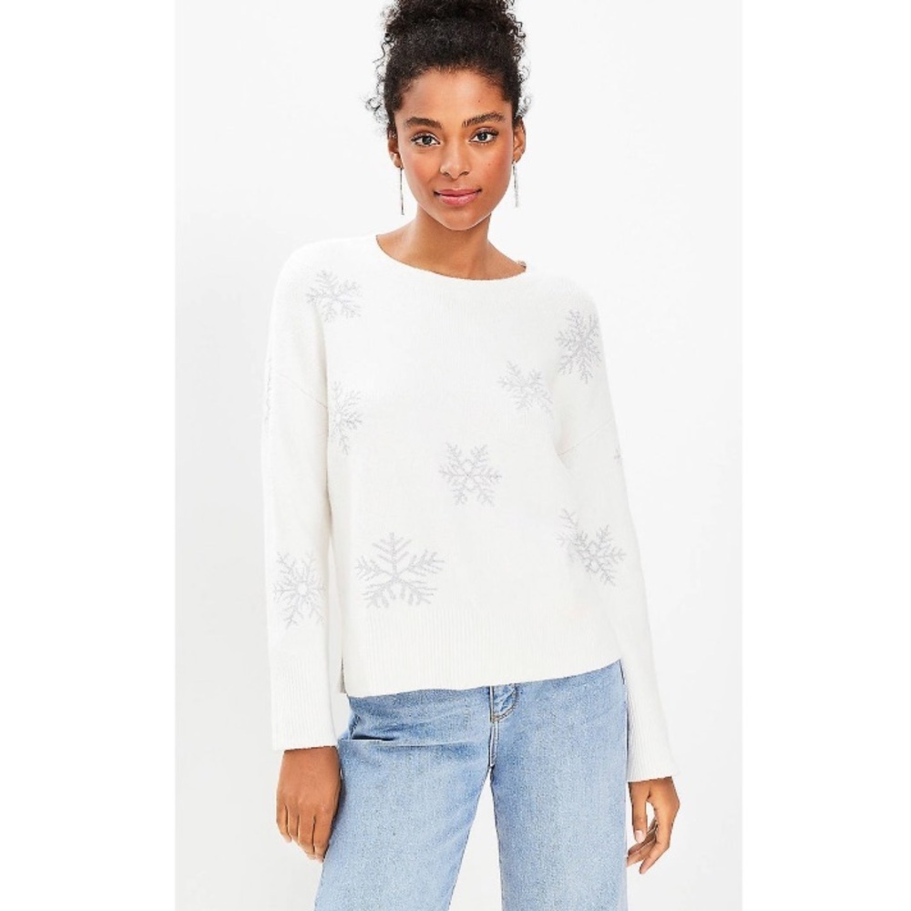 NWOT Ann Taylor LOFT Snowflake Graphic Knit Pullover Sweater White Medium